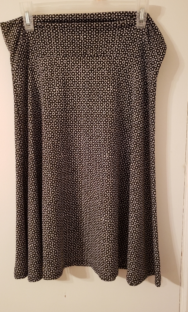 Lularoe Azure Black and White flower pattern skirt